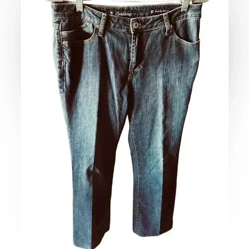 Salt Works  New York size 8 medium rise boot cut denim jeans. Medium wash. EUC